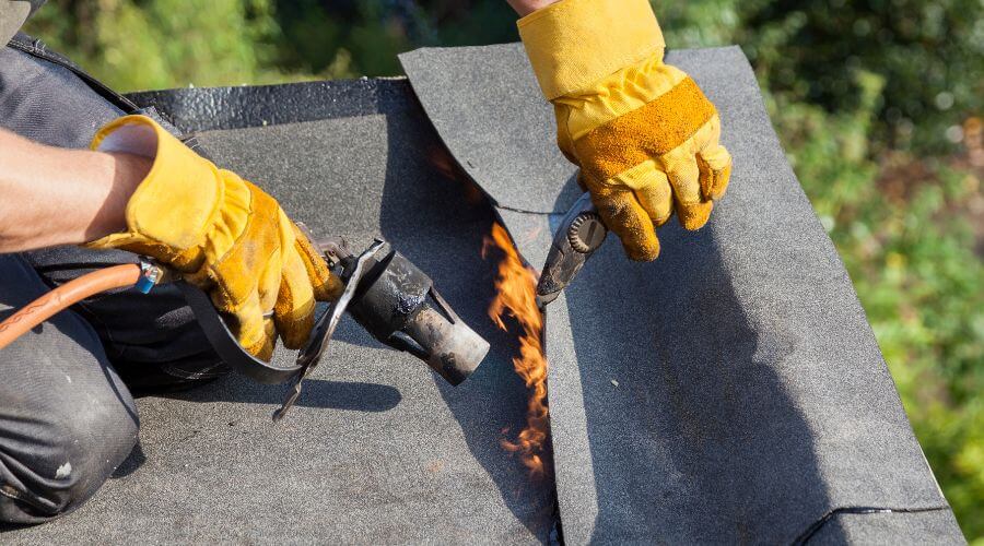 Expert Emergency Roof Repairs services in Wickliffe, OH
